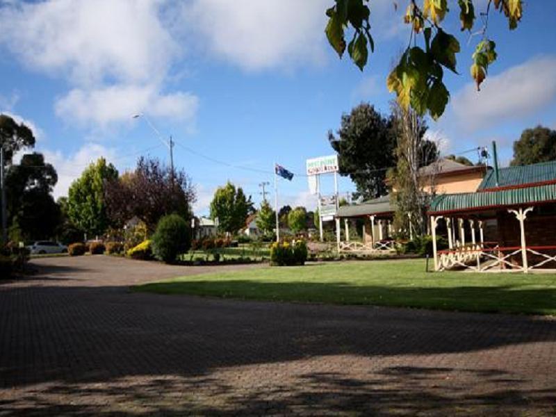 Rest Point Motor Inn Glen Innes Exterior photo